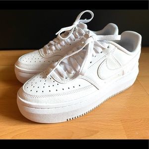 Women’s sneakers